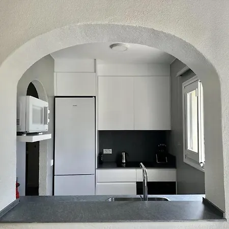 Casa Almadrava 아파트 *